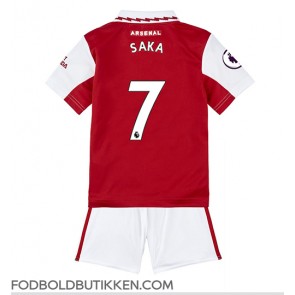 Arsenal Bukayo Saka #7 Hjemmebanetrøje Børn 2022-23 Kortærmet (+ Korte bukser)